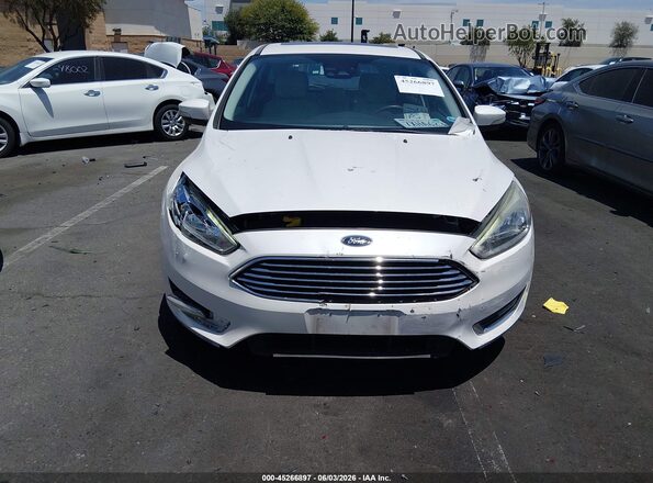 1FADP3N2XGL387843 2016 FORD FOCUS White Вид спереду