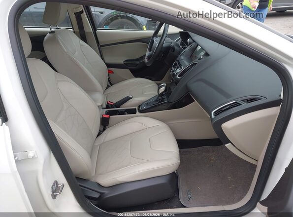 1FADP3R48HL255483 2017 FORD FOCUS ELECTRIC White Front interior view