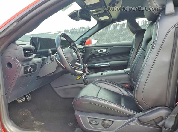 1FAGP8UH7S5111360 2025 FORD MUSTANG Red Widok wnętrza z przodu