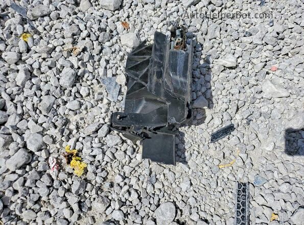 1FAHP2E8XKG110577 2019 FORD TAURUS White Engine compartment view