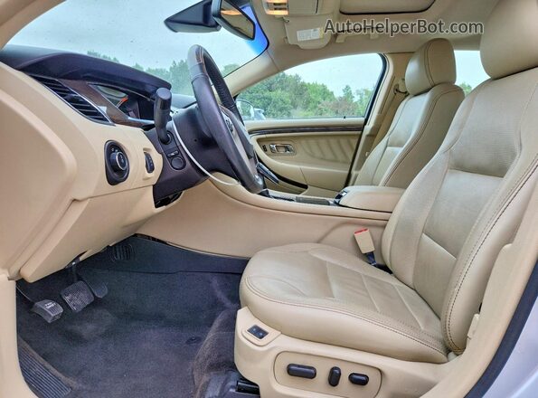 1FAHP2F83JG130487 2018 FORD TAURUS Silver Front interior view