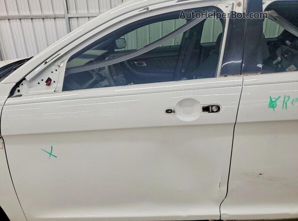 1FAHP2MK7KG101445 2019 FORD TAURUS Белый Вид салона спереди