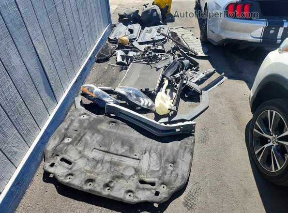 1FATP8FF8K5140389 2019 FORD MUSTANG Silver Vista del compartimento del motor