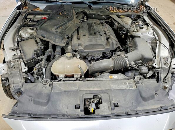 1FATP8UH0J5109799 2018 FORD MUSTANG Silver Вид задньої частини салону