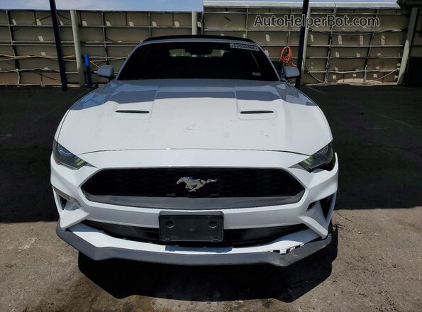 1FATP8UH0M5105434 2021 FORD MUSTANG White Widok z przodu