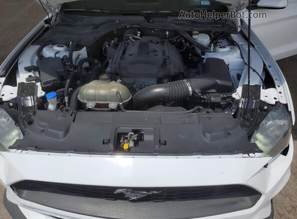 1FATP8UH0M5105434 2021 FORD MUSTANG White Widok wnętrza z tyłu