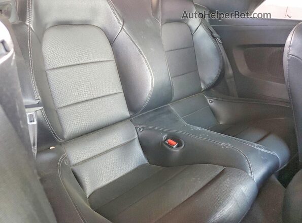 1FATP8UH0M5105434 2021 FORD MUSTANG White Widok tylnych siedzeń