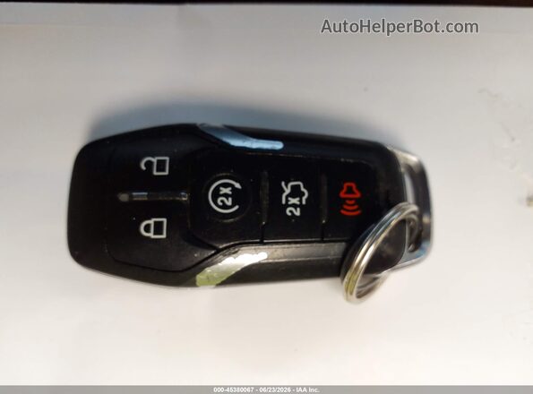 1FATP8UH1G5296382 2016 FORD MUSTANG Серебряный Вид панели приборов
