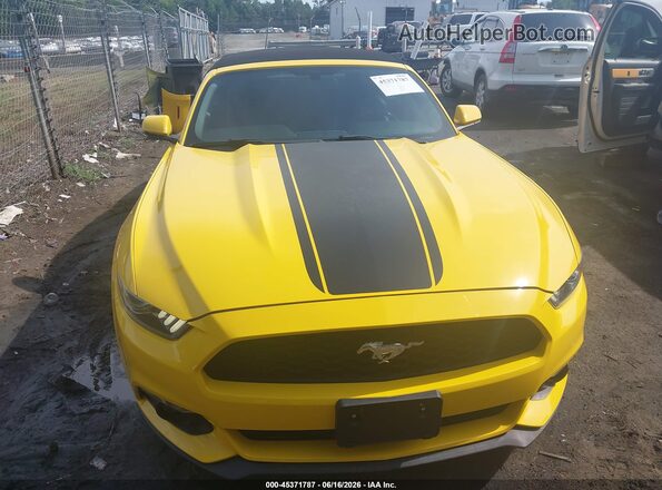 1FATP8UH2H5267619 2017 FORD MUSTANG Yellow Vista del cuadro de instrumentos