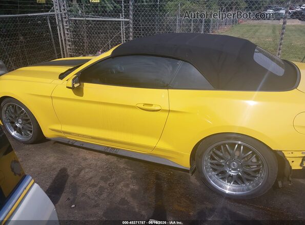 1FATP8UH2H5267619 2017 FORD MUSTANG Yellow Vista interior de 360 grados