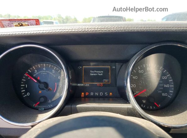 1FATP8UH3H5279746 2017 FORD MUSTANG Белый Вид щитка приборов