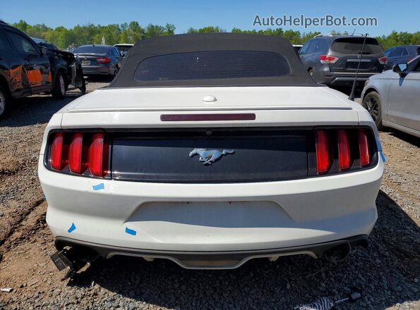 1FATP8UH3H5279746 2017 FORD MUSTANG Белый Вид сзади