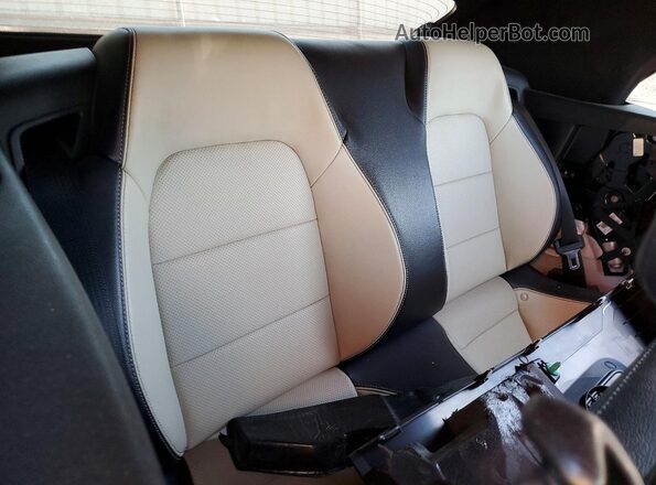 1FATP8UH3H5279746 2017 FORD MUSTANG Белый Вид задних сидений