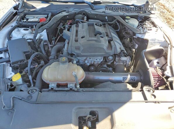 1FATP8UH3H5279746 2017 FORD MUSTANG Белый Вид задней части салона