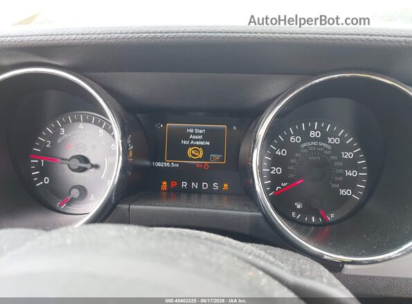 1FATP8UH3H5302135 2017 FORD MUSTANG Yellow Vista de los asientos traseros