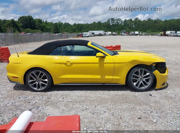 1FATP8UH3H5302135 2017 FORD MUSTANG Yellow Vista interior trasera
