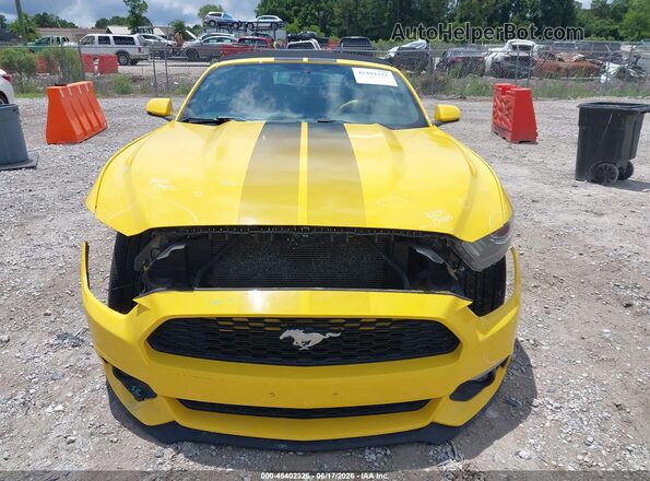 1FATP8UH3H5302135 2017 FORD MUSTANG Yellow Vista del cuadro de instrumentos