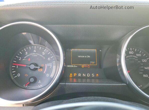 1FATP8UH3J5109828 2018 FORD MUSTANG Белый Вид щитка приборов