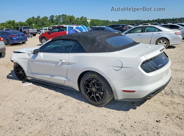 1FATP8UH3J5109828 2018 FORD MUSTANG Белый Задняя левая четверть