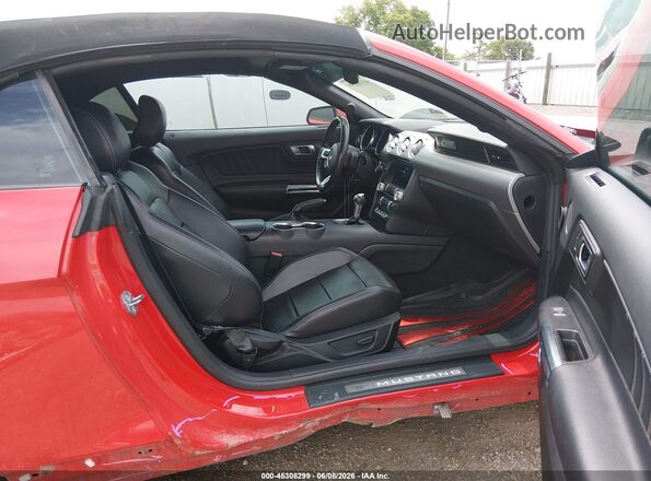 1FATP8UH3N5118891 2022 FORD MUSTANG Red Front interior view