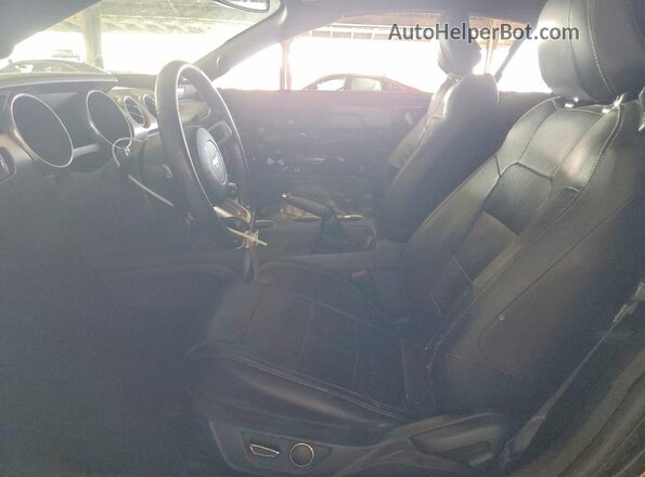 1FATP8UH4J5142689 2018 FORD MUSTANG Черный Вид салона спереди