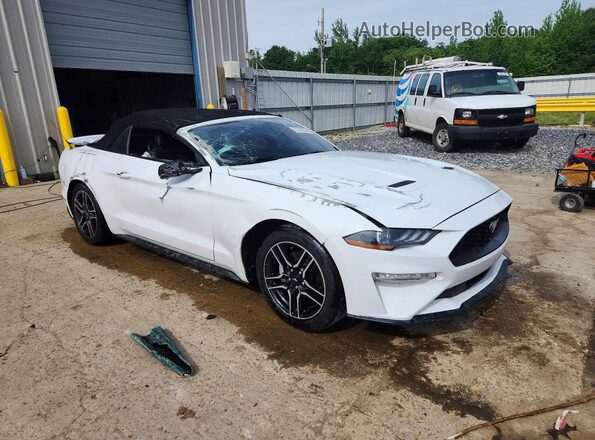1FATP8UH4K5104378 2019 FORD MUSTANG White Front right