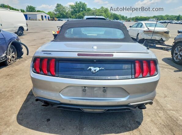 1FATP8UH4M5103895 2021 FORD MUSTANG Silver Вид ззаду