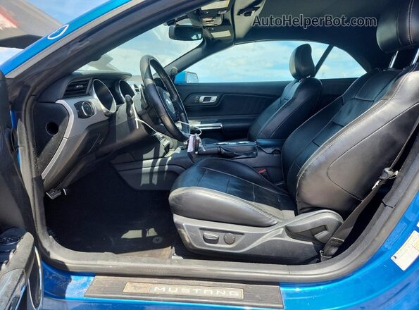 1FATP8UH5L5139755 2020 FORD MUSTANG Blue წინა სალონის ხედი