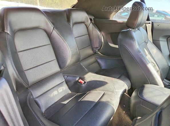 1FATP8UH6J5132889 2018 FORD MUSTANG Silver Vista de los asientos traseros