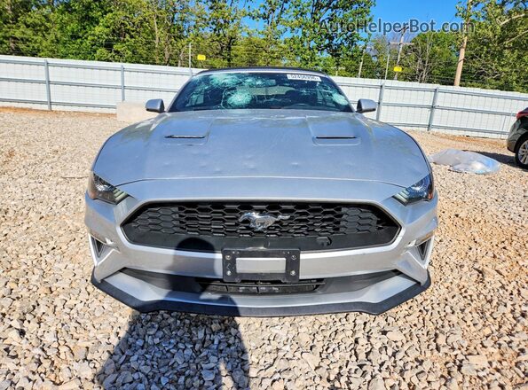 1FATP8UH6J5132889 2018 FORD MUSTANG Silver Vista frontal