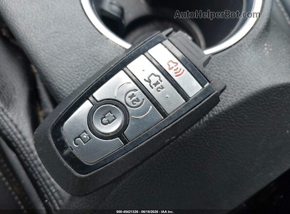 1FATP8UH6P5105328 2023 FORD MUSTANG Red Widok deski rozdzielczej