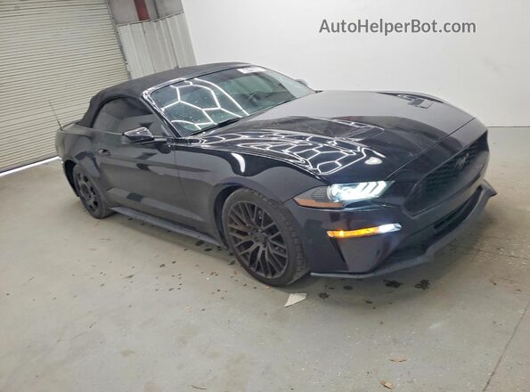 1FATP8UH7J5124431 2018 FORD MUSTANG Черный Передняя правая четверть