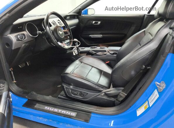 1FATP8UH7P5105693 2023 FORD MUSTANG Blue Widok wnętrza z przodu