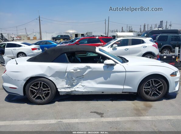 1FATP8UH7P5105712 2023 FORD MUSTANG White Widok wnętrza z tyłu