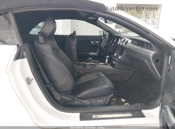 1FATP8UH8K5104481 2019 FORD MUSTANG White Vista interior delantera