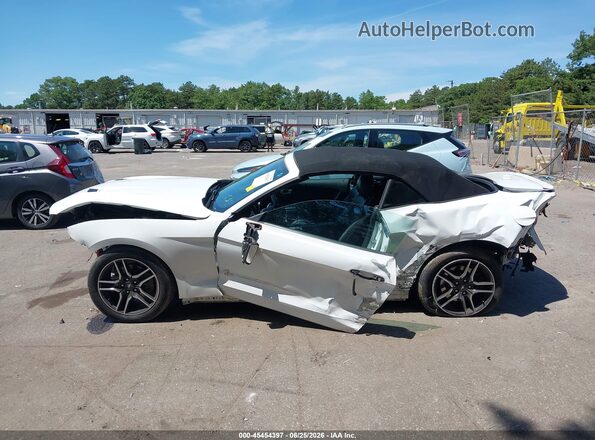 1FATP8UH8M5122384 2021 FORD MUSTANG White Панорамний вид салону 360°
