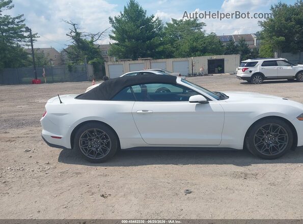 1FATP8UH9J5167667 2018 FORD MUSTANG White Вид задньої частини салону