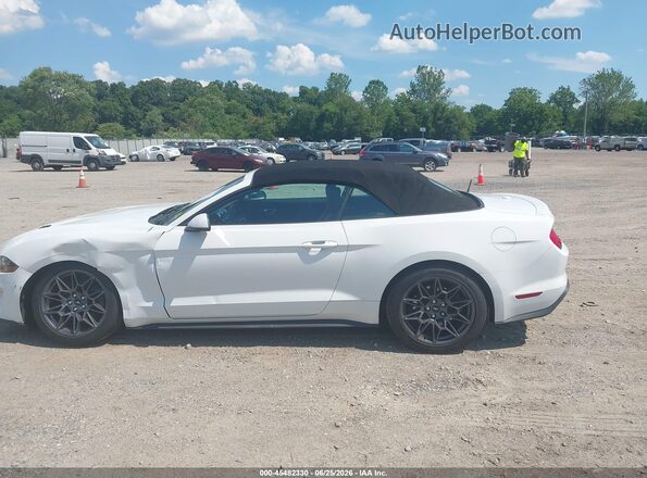 1FATP8UH9J5167667 2018 FORD MUSTANG White Панорамний вид салону 360°