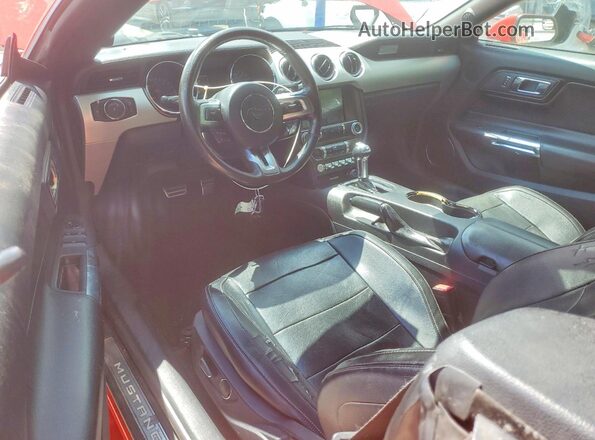 1FATP8UHXG5212768 2016 FORD MUSTANG Red Widok deski rozdzielczej