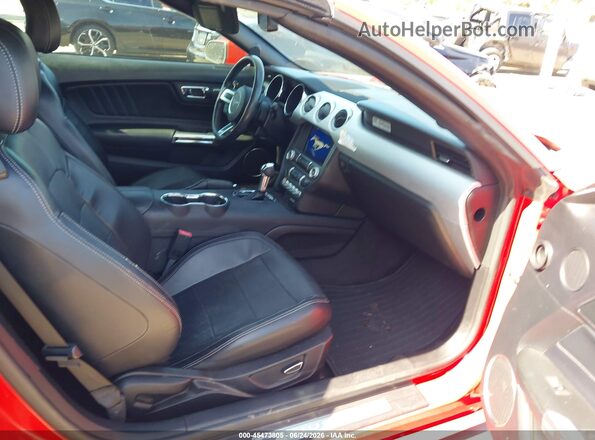 1FATP8UHXH5272647 2017 FORD MUSTANG Red Front interior view