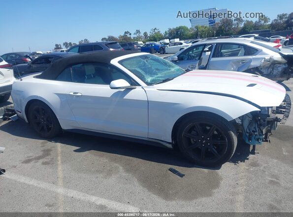 1FATP8UHXJ5124259 2018 FORD MUSTANG Белый Панорамный вид салона 360°