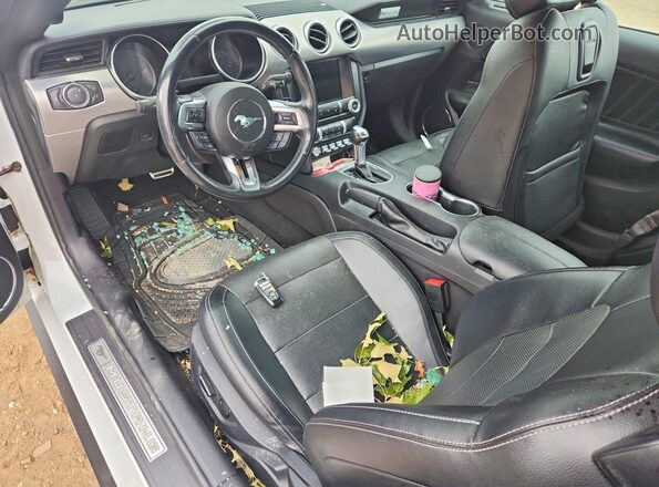 1FATP8UHXK5181689 2019 FORD MUSTANG Белый Вид панели приборов