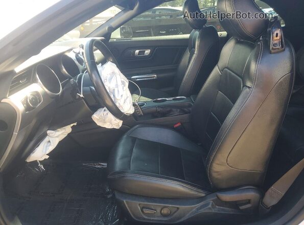 1FATP8UHXN5124817 2022 FORD MUSTANG White Front interior view