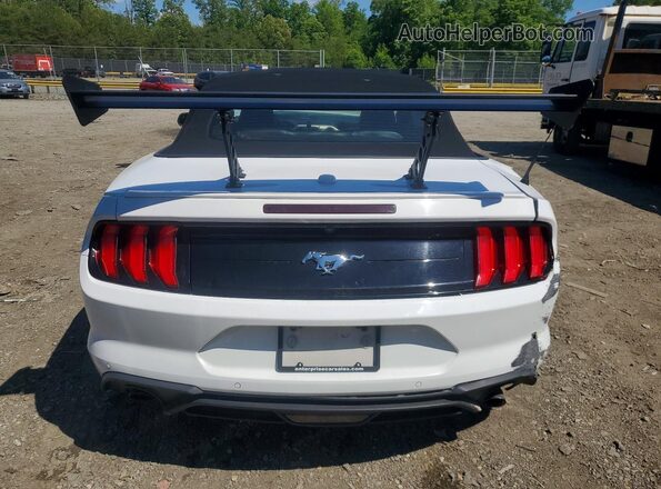1FATP8UHXN5124817 2022 FORD MUSTANG White Rear view