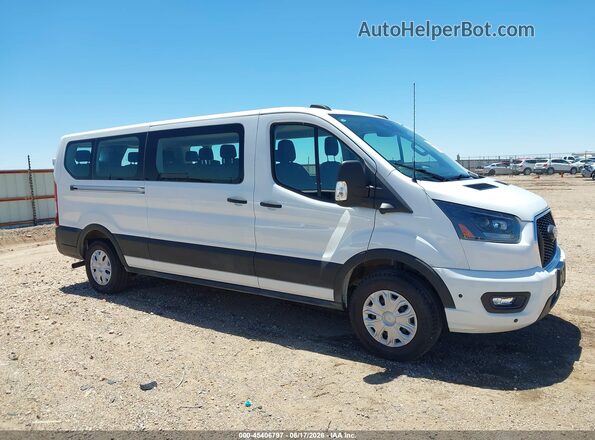 1FBAX2Y8XTKA07587 2026 FORD TRANSIT-350 White Rear interior view