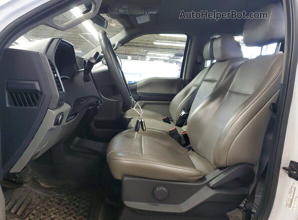 1FD8W3HT5NED68651 2022 FORD F350 White Vista interior delantera