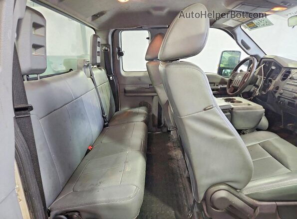 1FD8X3AT0GEA15583 2016 FORD F350 White 