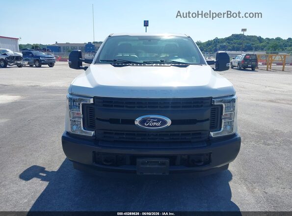1FDBF2A60KEF82057 2019 FORD F-250 White Vista interior trasera