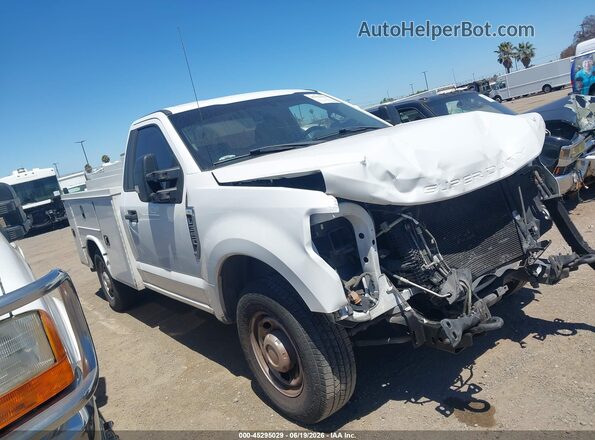 1FDBF3A62JEC48195 2018 FORD F350 White Սալոնի հետևի տեսք