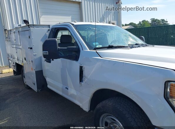 1FDBF3E61LED61195 2020 FORD F-350 CHASSIS White Rear interior view